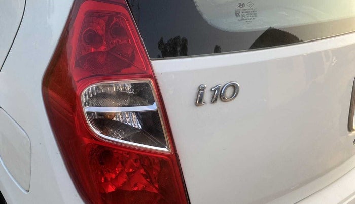 2014 Hyundai i10 SPORTZ 1.1, Petrol, Manual, 43,312 km, Left tail light - Minor scratches