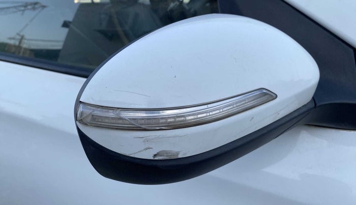 2019 Hyundai Elite i20 SPORTZ PLUS 1.2, Petrol, Manual, 47,265 km, Right rear-view mirror - Indicator light has minor damage