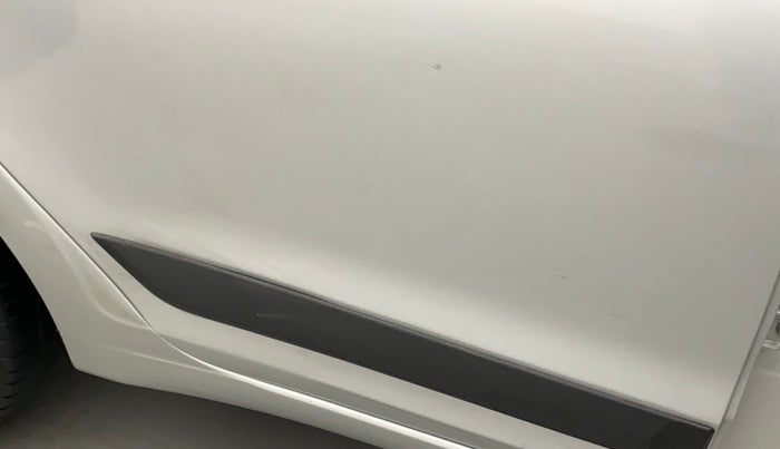 2016 Hyundai Elite i20 ASTA 1.2 (O), Petrol, Manual, 49,629 km, Right rear door - Slightly dented
