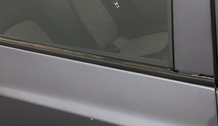 2019 Hyundai Grand i10 SPORTZ 1.2 KAPPA VTVT, Petrol, Manual, 41,732 km, Right rear door - Weather strip has minor damage