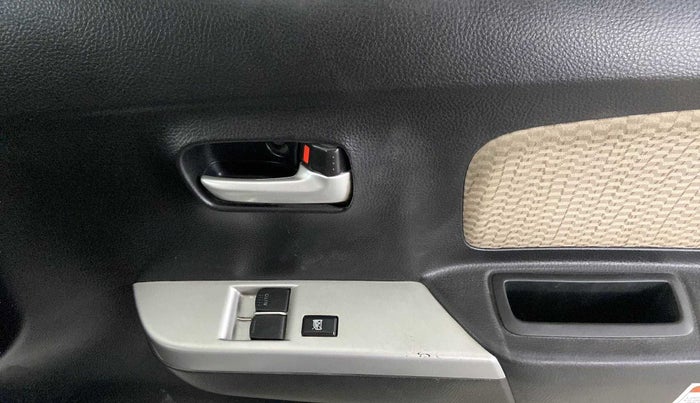 2018 Maruti Wagon R 1.0 LXI CNG, CNG, Manual, 31,385 km, Driver Side Door Panels Control