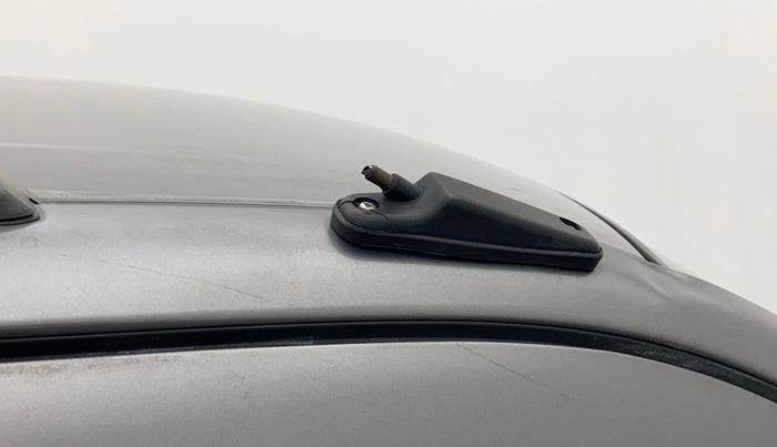 2013 Maruti Wagon R 1.0 VXI, Petrol, Manual, 1,12,582 km, Roof - Antenna has minor damage
