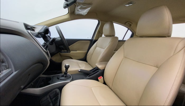 2017 Honda City 1.5L I-VTEC V MT, Petrol, Manual, 1,15,587 km, Right Side Front Door Cabin