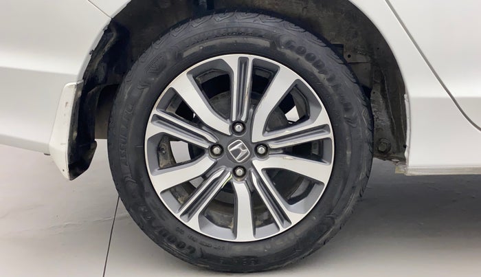 2017 Honda City 1.5L I-VTEC V MT, Petrol, Manual, 1,15,587 km, Right Rear Wheel