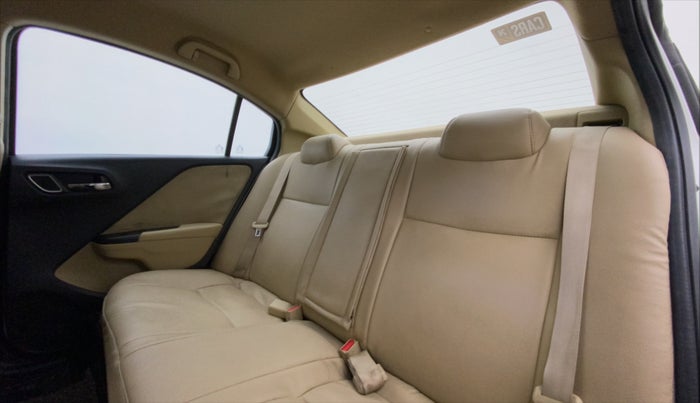 2017 Honda City 1.5L I-VTEC V MT, Petrol, Manual, 1,15,587 km, Right Side Rear Door Cabin