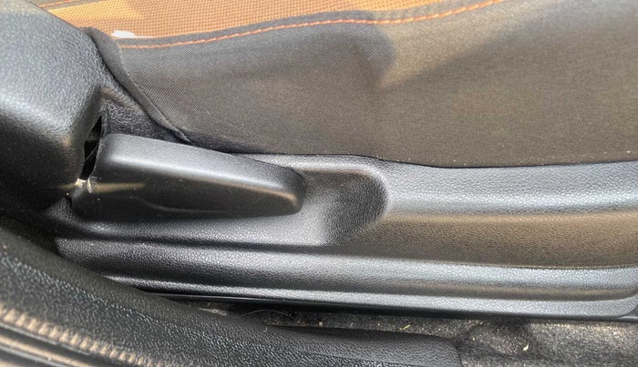 2018 Renault Kwid CLIMBER 1.0 AMT, Petrol, Automatic, 17,031 km, Driver Side Adjustment Panel