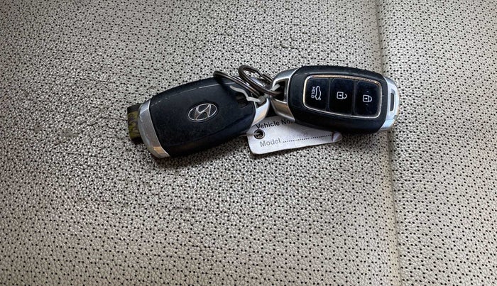 2018 Hyundai Verna 1.6 SX (O) CRDI MT, Diesel, Manual, 63,665 km, Key Close Up