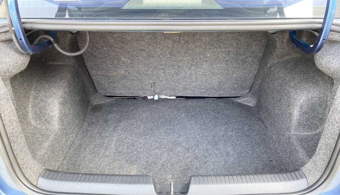 2016 Volkswagen Ameo HIGHLINE1.2L, Petrol, Manual, 92,128 km, Boot Inside