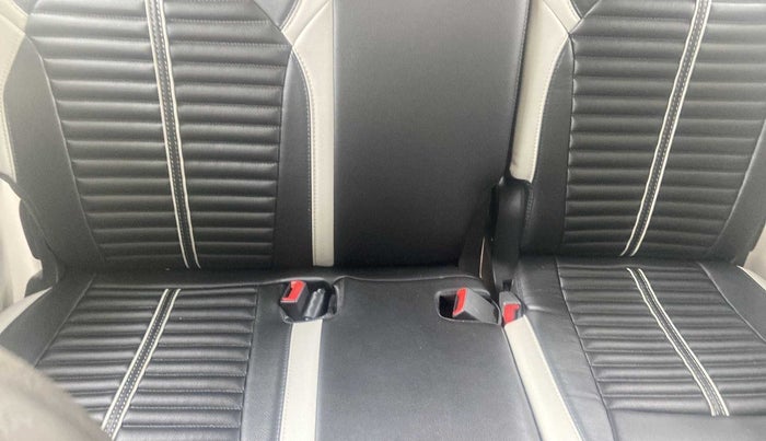 2021 Renault TRIBER RXZ, Petrol, Manual, 10,060 km, Second-row right seat - Cover slightly stained