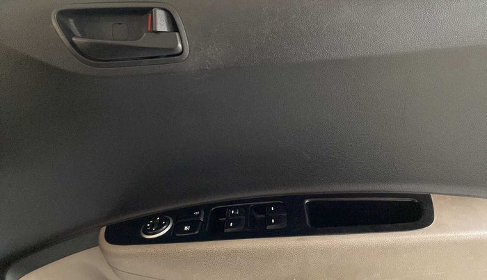2015 Hyundai Grand i10 MAGNA 1.2 KAPPA VTVT, Petrol, Manual, 40,298 km, Driver Side Door Panels Control