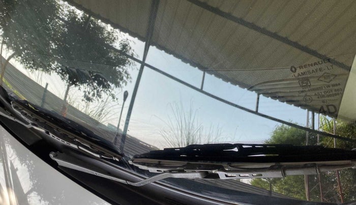 2019 Renault TRIBER RXZ, Petrol, Manual, 39,623 km, Front windshield - Minor damage