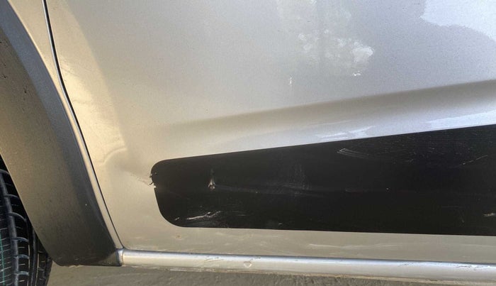 2019 Renault TRIBER RXZ, Petrol, Manual, 39,623 km, Front passenger door - Slightly dented