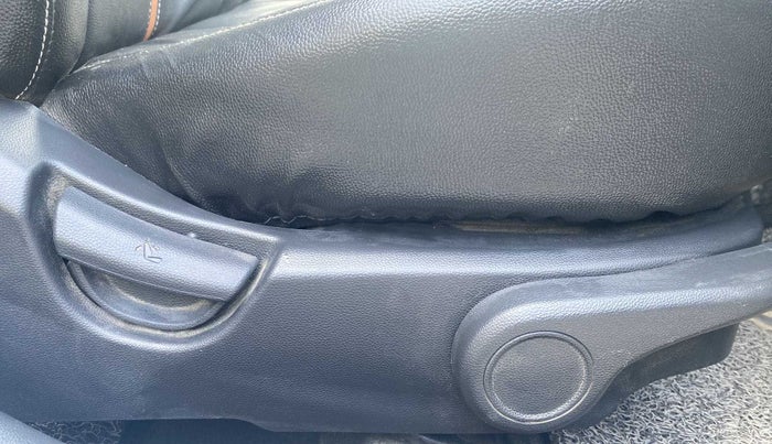 2019 Hyundai Xcent SX 1.2, Petrol, Manual, 39,841 km, Driver Side Adjustment Panel