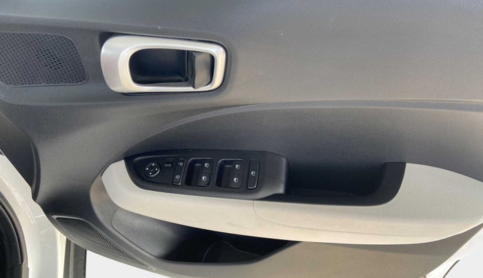 2022 Hyundai VENUE S 1.2, Petrol, Manual, 3,738 km, Driver Side Door Panels Control