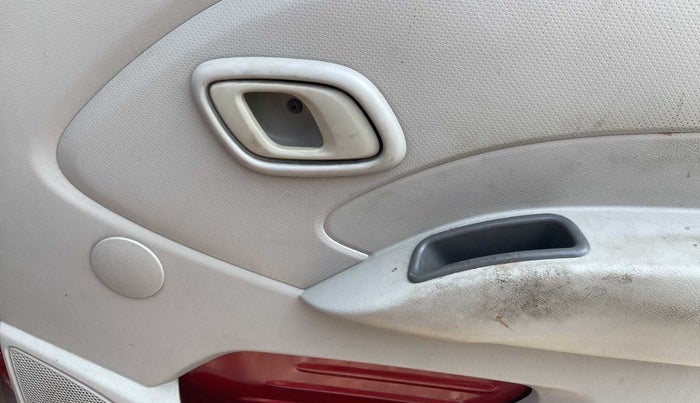 2016 Datsun Redi Go T (O), Petrol, Manual, 49,548 km, Driver Side Door Panels Control