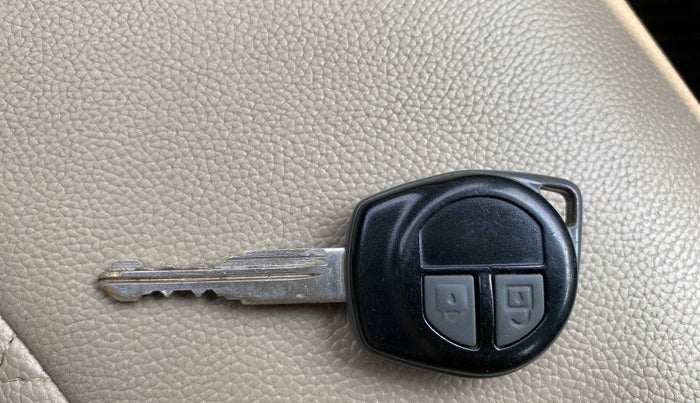 2015 Maruti Swift Dzire VDI ABS, Diesel, Manual, 54,780 km, Key Close Up