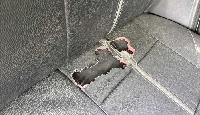 2016 Renault Kwid RXT 0.8, Petrol, Manual, 19,712 km, Second-row left seat - Cover slightly torn