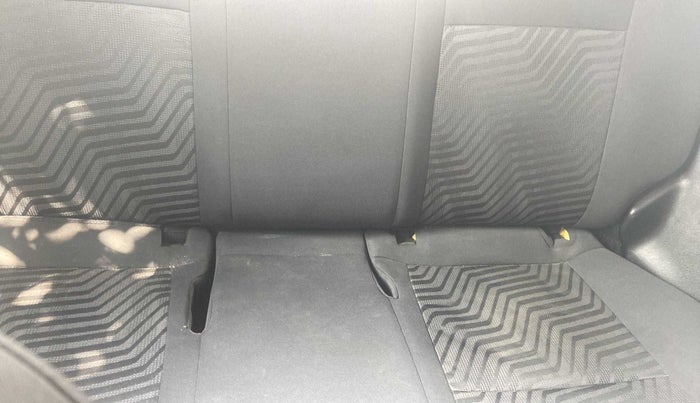 2018 Maruti Swift VXI AMT, Petrol, Automatic, 22,580 km, Second-row right seat - Cover slightly stained