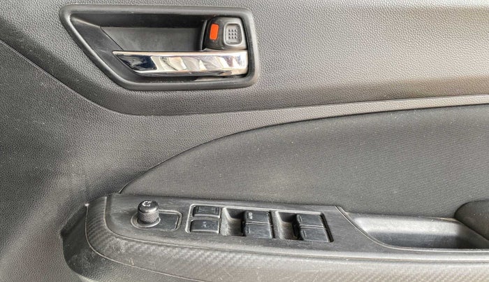 2018 Maruti Swift VXI, Petrol, Manual, 64,582 km, Driver Side Door Panels Control