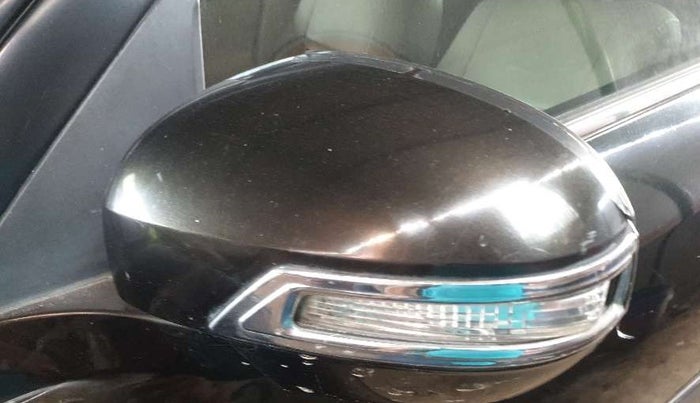 2016 Maruti Swift Dzire VDI ABS, Diesel, Manual, 96,009 km, Left rear-view mirror - Cover has minor damage