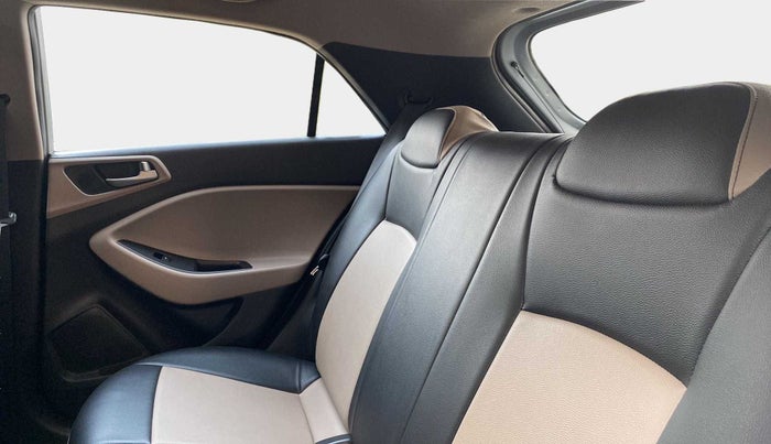 2019 Hyundai Elite i20 SPORTZ PLUS 1.2, Petrol, Manual, 4,741 km, Right Side Rear Door Cabin