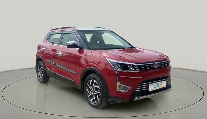 2022 Mahindra XUV300 W8 (O) 1.2 PETROL AMT, Petrol, Automatic, 10,442 km, Right Front Diagonal