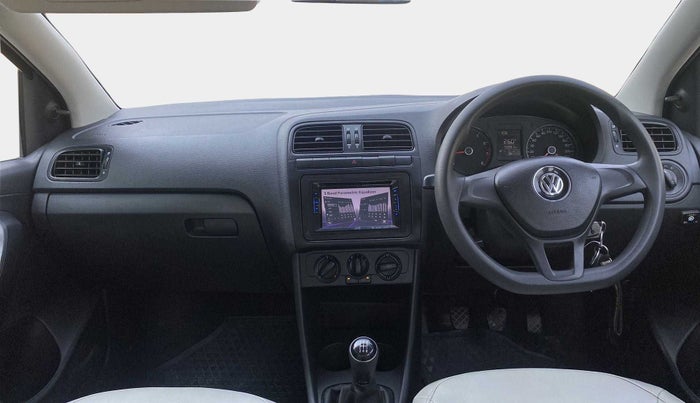 2018 Volkswagen Ameo TRENDLINE 1.0L, CNG, Manual, 55,985 km, Dashboard