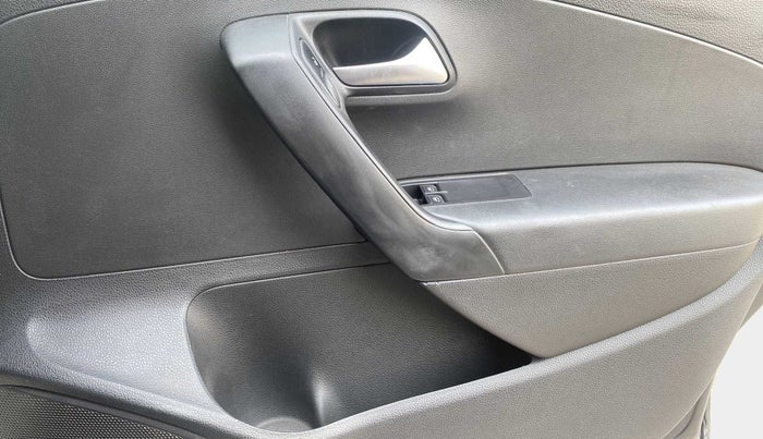 2018 Volkswagen Ameo TRENDLINE 1.0L, CNG, Manual, 55,985 km, Driver Side Door Panels Control