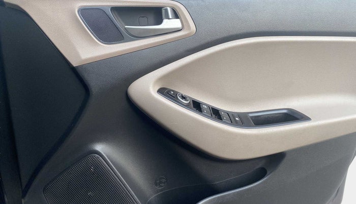 2019 Hyundai Elite i20 SPORTZ PLUS 1.2, Petrol, Manual, 81,119 km, Driver Side Door Panels Control