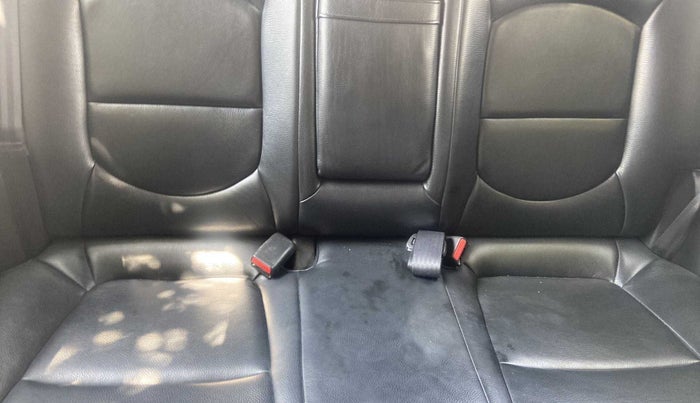 2016 Hyundai Creta SX PLUS 1.6 PETROL, Petrol, Manual, 90,415 km, Second-row left seat - Cover slightly stained