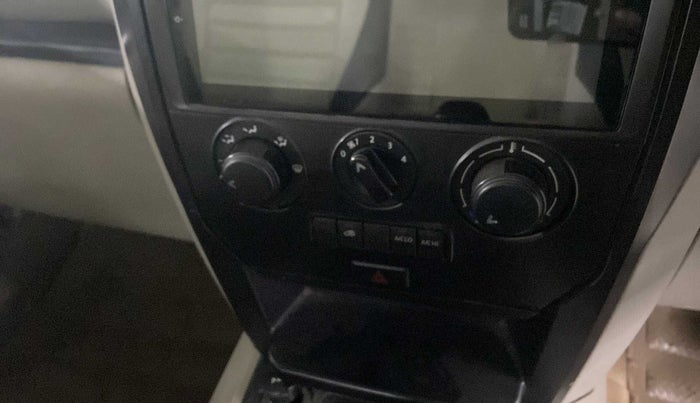 2020 Mahindra Scorpio S5, Diesel, Manual, 31,527 km, AC Unit - Directional switch has minor damage