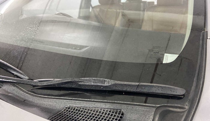 2019 Toyota Innova Crysta 2.8 ZX AT 7 STR, Diesel, Automatic, 42,834 km, Front windshield - Rubber blade broken or missing