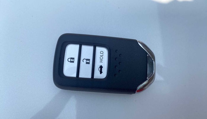 2020 Honda Amaze 1.2L I-VTEC VX, Petrol, Manual, 35,082 km, Key Close Up