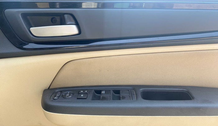2020 Honda Amaze 1.2L I-VTEC VX, Petrol, Manual, 35,082 km, Driver Side Door Panels Control