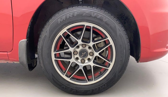 2019 Nissan Micra Active XV, Petrol, Manual, 31,812 km, Right Front Wheel