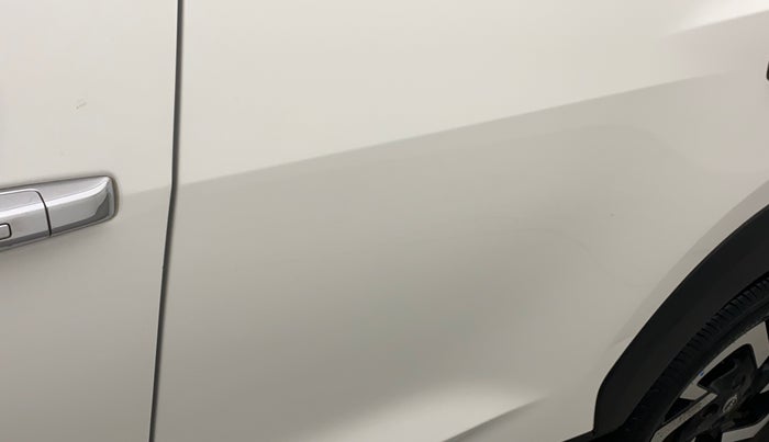 2021 Nissan MAGNITE XV PREMIUM TURBO CVT, Petrol, Automatic, 60,074 km, Rear left door - Slightly dented