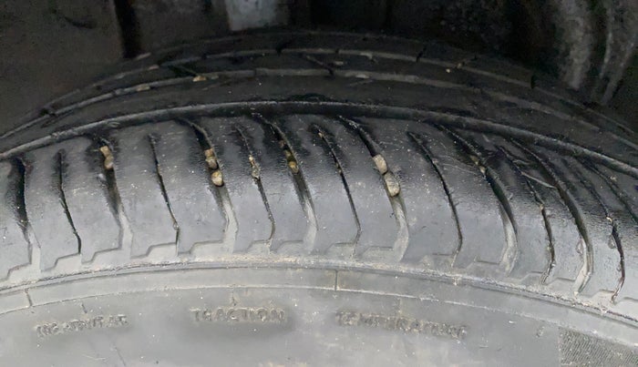 2021 Nissan MAGNITE XV PREMIUM TURBO CVT, Petrol, Automatic, 60,074 km, Right Rear Tyre Tread