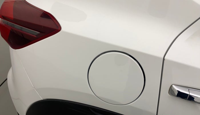 2021 Nissan MAGNITE XV PREMIUM TURBO CVT, Petrol, Automatic, 60,074 km, Right quarter panel - Minor scratches