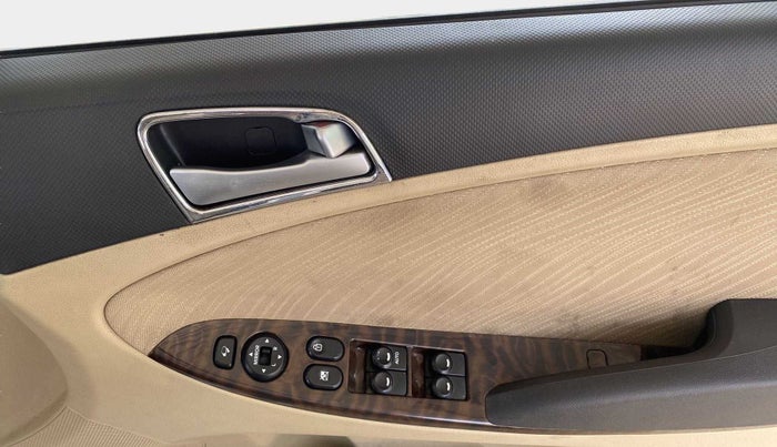2015 Hyundai Verna FLUIDIC 4S 1.6 VTVT S(O), Petrol, Manual, 26,797 km, Driver Side Door Panels Control