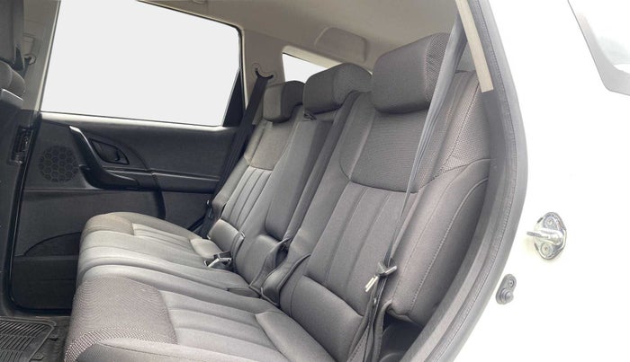 2019 Mahindra XUV500 W5, Diesel, Manual, 75,436 km, Right Side Rear Door Cabin