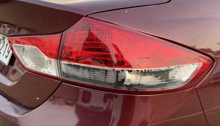 2017 Maruti Ciaz DELTA 1.4 MT PETROL, Petrol, Manual, 86,044 km, Right tail light - Tail light broken