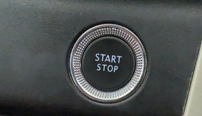 2022 Renault TRIBER RXZ, Petrol, Manual, 28,764 km, Keyless Start/ Stop Button