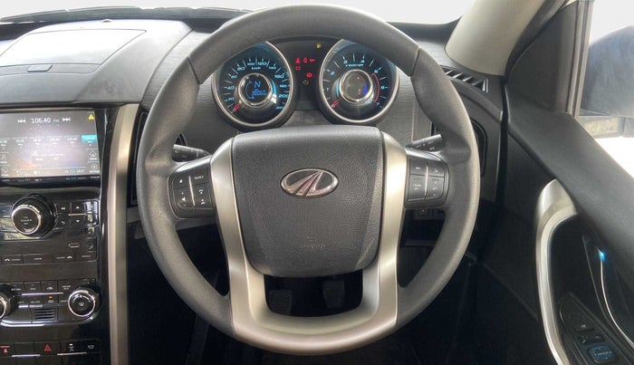 2018 Mahindra XUV500 W7, Diesel, Manual, 38,047 km, Steering Wheel Close Up