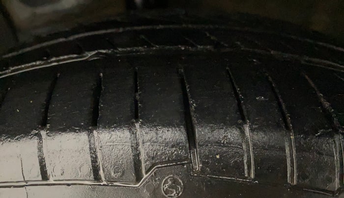 2014 Hyundai Grand i10 SPORTZ 1.2 KAPPA VTVT, Petrol, Manual, 62,513 km, Left Front Tyre Tread
