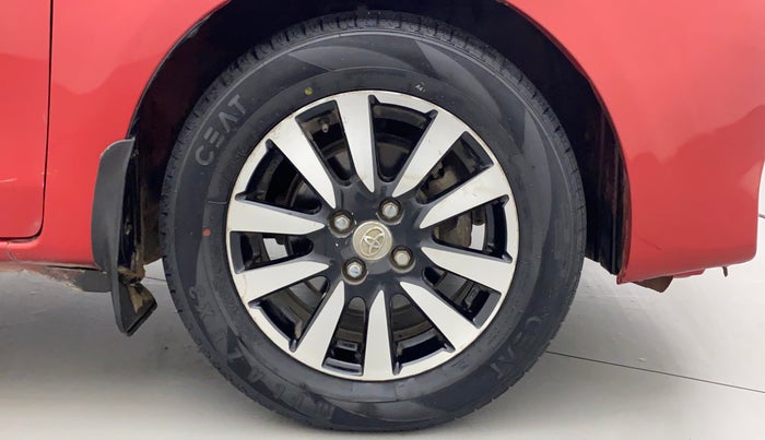 2016 Toyota Etios Liva V, Petrol, Manual, 66,798 km, Right Front Wheel