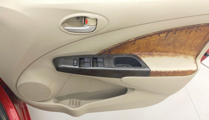 2016 Toyota Etios Liva V, Petrol, Manual, 66,798 km, Driver Side Door Panels Control