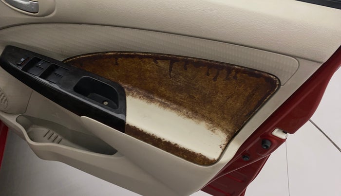2016 Toyota Etios Liva V, Petrol, Manual, 66,798 km, Driver-side door - Trim has minor damage