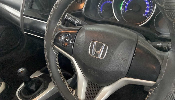 2017 Honda WR-V 1.2L I-VTEC VX MT, CNG, Manual, 65,973 km, Steering wheel - Sound system control not functional