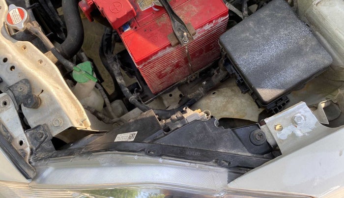 2018 Maruti Dzire VXI, Petrol, Manual, 29,825 km, Left headlight - Clamp has minor damage