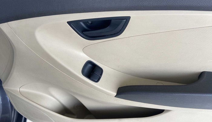 2015 Hyundai Eon MAGNA +, Petrol, Manual, 68,004 km, Driver Side Door Panels Control